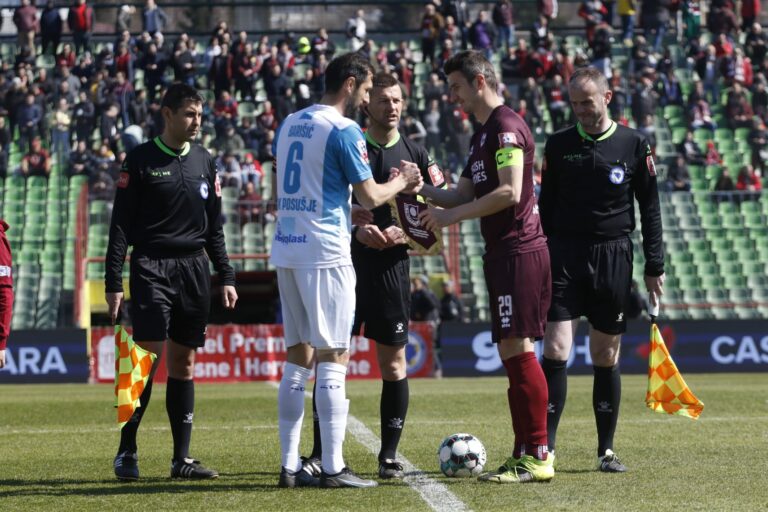 Svi susreti 32. kola Premijer lige u istom terminu: Hoće li biti poznat i drugi putnik u niži rang?